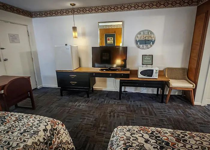 Hotel Benton Motel 4*